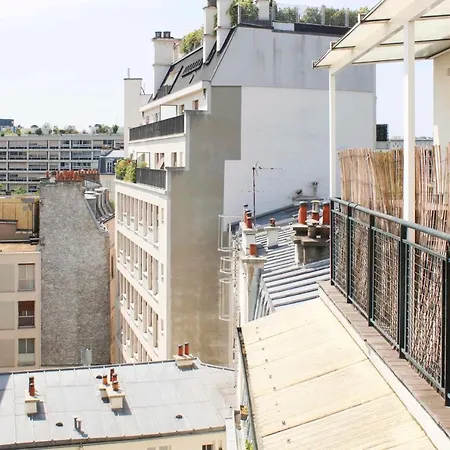 Bright Cocoon With View Of The Eiffel Tower Apartment
