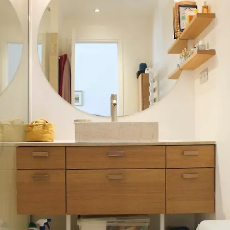 Apartment Bright Cocoon With View Of The Eiffel Tower *